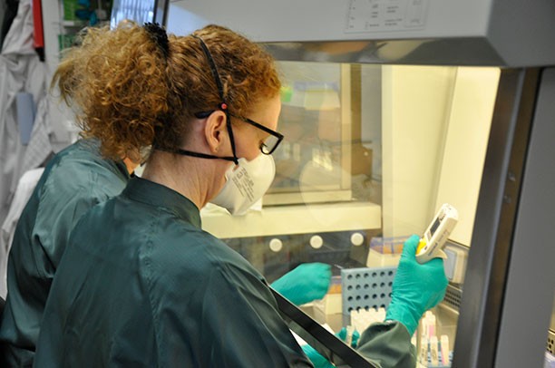 Image of Novo employee in the lab